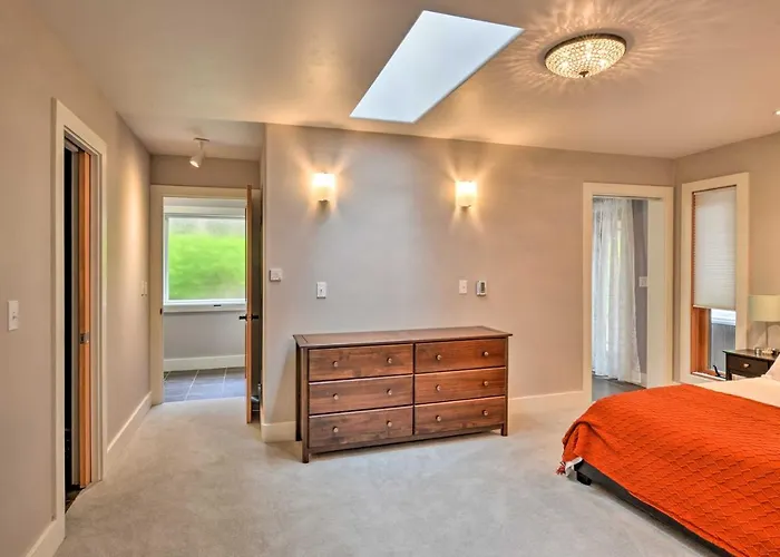 Quiet And Cozy Eureka Home Near Sequoia Park And Zoo!